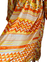 Load image into Gallery viewer, Vintage Silk Robe