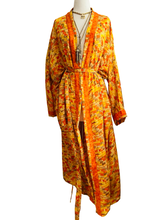 Load image into Gallery viewer, Vintage Silk Robe
