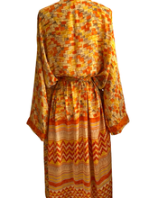 Load image into Gallery viewer, Vintage Silk Robe