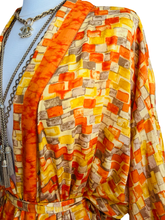 Load image into Gallery viewer, Vintage Silk Robe