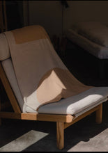 Load image into Gallery viewer, Crema Wool Throw