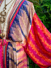 Load image into Gallery viewer, Vintage Silk Robe