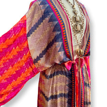 Load image into Gallery viewer, Vintage Silk Robe