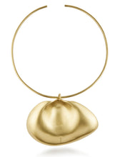 Load image into Gallery viewer, Coquille Brass Collar