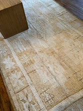 Load image into Gallery viewer, Vintage Faded Natural + Cream Boujaad