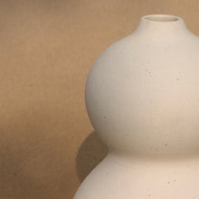 Load image into Gallery viewer, Blanca Vase