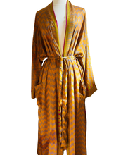 Load image into Gallery viewer, Vintage Silk Robe