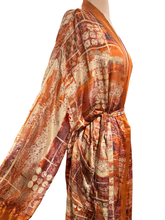 Load image into Gallery viewer, Vintage Silk Robe