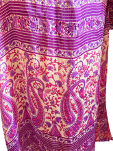 Load image into Gallery viewer, Vintage Silk Robe