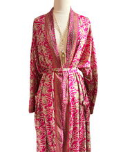 Load image into Gallery viewer, Vintage Silk Robe