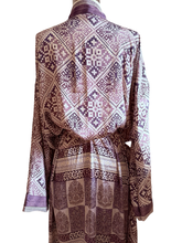 Load image into Gallery viewer, Vintage Silk Robe