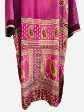 Load image into Gallery viewer, Vintage Silk Robe
