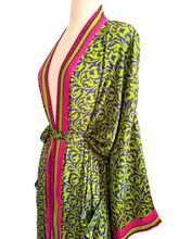 Load image into Gallery viewer, Vintage Silk Robe