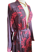 Load image into Gallery viewer, Vintage Silk Robe