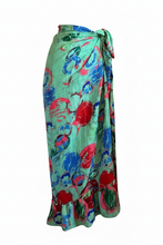Load image into Gallery viewer, Vintage Silk Sari Sarong