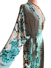 Load image into Gallery viewer, Vintage Silk Robe