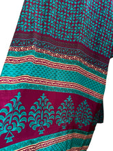 Load image into Gallery viewer, Vintage Silk Robe
