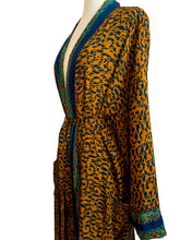 Load image into Gallery viewer, Vintage Silk Robe