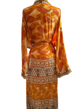 Load image into Gallery viewer, Vintage Silk Robe