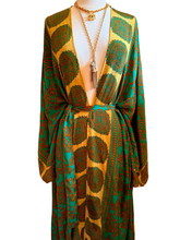 Load image into Gallery viewer, Vintage Silk Robe