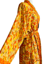 Load image into Gallery viewer, Vintage Silk Robe