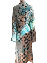 Load image into Gallery viewer, Vintage Silk Robe