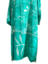 Load image into Gallery viewer, Vintage Silk Robe