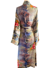 Load image into Gallery viewer, Vintage Silk Robe