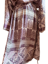 Load image into Gallery viewer, Vintage Silk Robe
