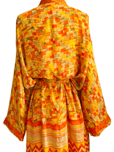 Load image into Gallery viewer, Vintage Silk Robe