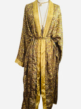 Load image into Gallery viewer, Vintage Silk Robe
