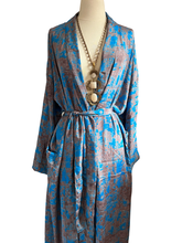 Load image into Gallery viewer, Vintage Silk Robe