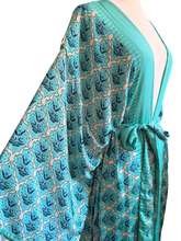Load image into Gallery viewer, Vintage Silk Robe