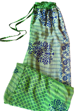 Load image into Gallery viewer, Vintage Sari Silk Palazzo Pant L/XL