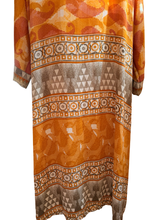 Load image into Gallery viewer, Vintage Silk Robe