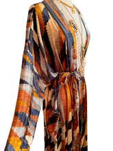 Load image into Gallery viewer, Vintage Silk Robe
