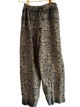 Load image into Gallery viewer, Vintage Silk Lounge Set Large