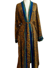Load image into Gallery viewer, Vintage Silk Robe