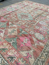 Load image into Gallery viewer, Vintage Blush Boujaad 6’x8’2”