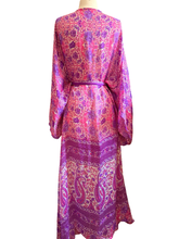 Load image into Gallery viewer, Vintage Silk Robe
