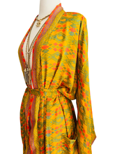 Load image into Gallery viewer, Vintage Silk Robe