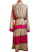 Load image into Gallery viewer, Vintage Silk Robe