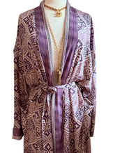 Load image into Gallery viewer, Vintage Silk Robe