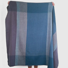 Load image into Gallery viewer, Alpaca Plum Throw