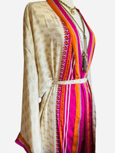 Load image into Gallery viewer, Vintage Silk Robe