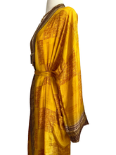 Load image into Gallery viewer, Vintage Silk Robe