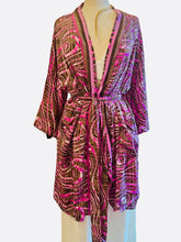 Load image into Gallery viewer, Vintage Silk Robe Short